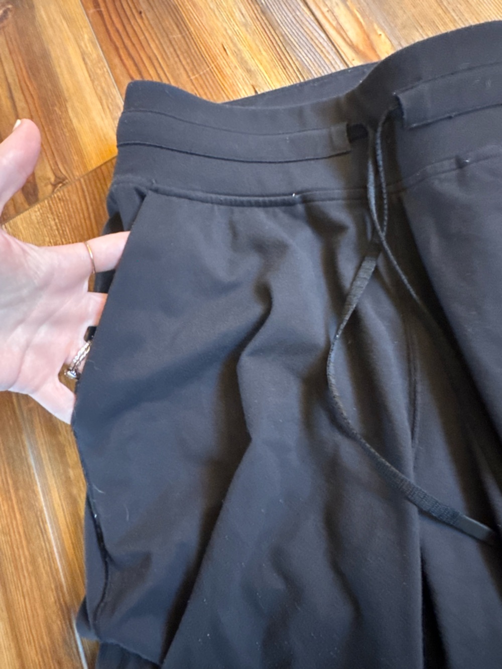 Lululemon - Nulu Black Drawstring Jogger Pants, size 8 - Picture 6 of 9